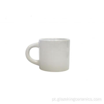 Caneca simples de cerâmica para café expresso e leite